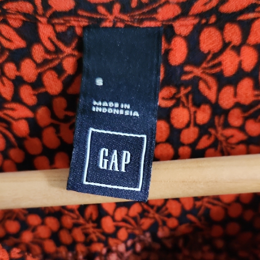 GAP Red Buttoned Mandarin Collar Blouse - Picture 2 of 5